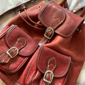 unbranded (m) 90s womens mens slouchy backpack utility army school belt basic minimalist genuine leather thick hide. Red brown made in italy