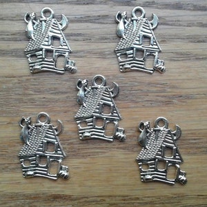 Bulk 10 Haunted House Silver Toned Spooky House Halloween Ghost Charms Pendants     (H-1)