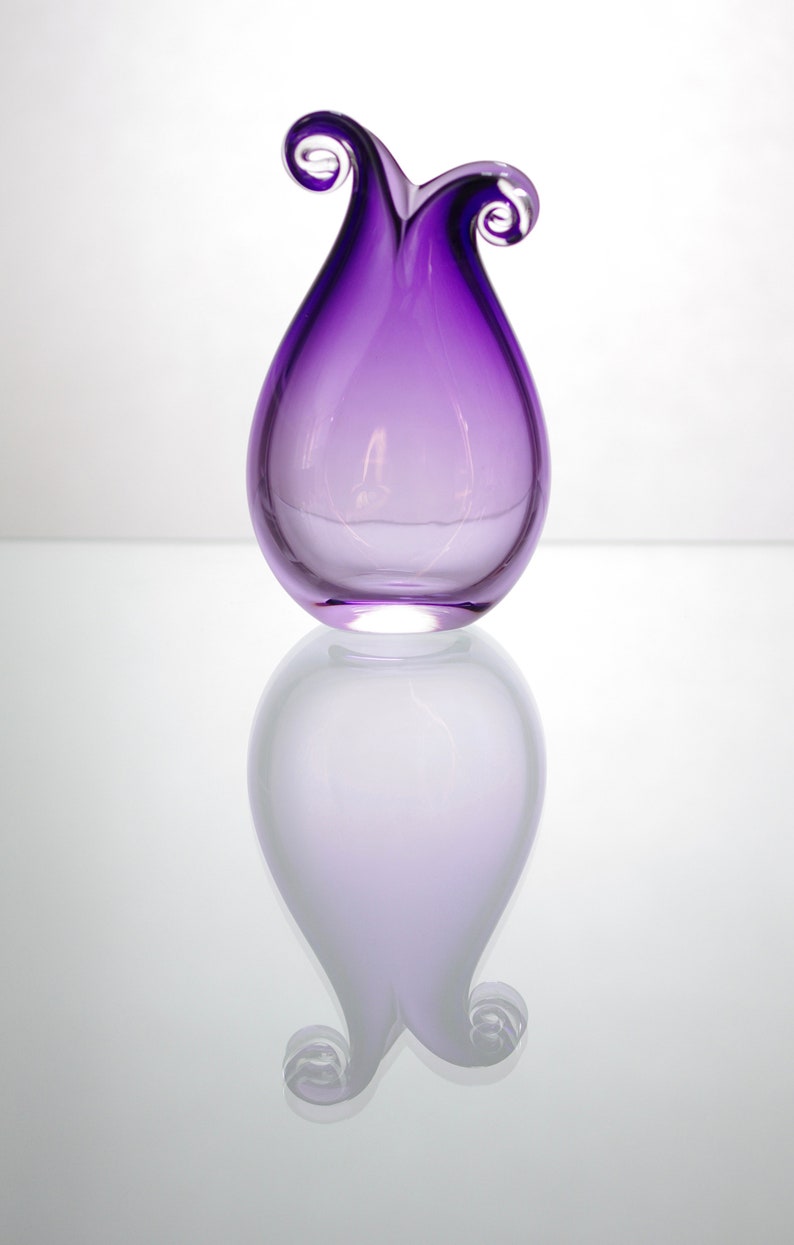 Curly Vase image 7
