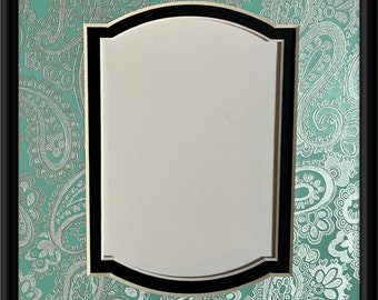 Tapete fotográfico de doble capa con estampado en relieve plateado Aqua Paisley
