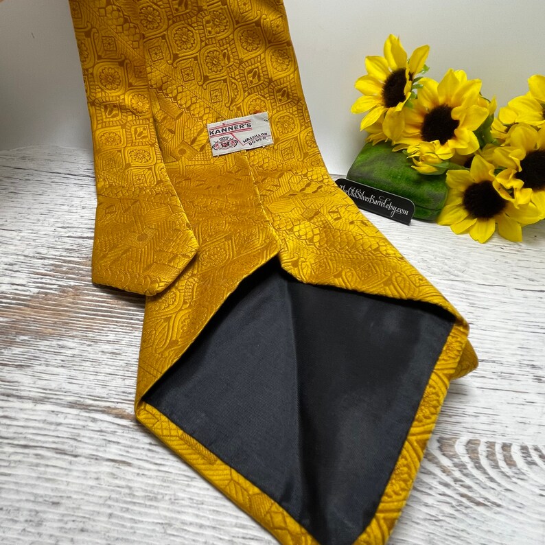 Vintage Kanners yellow abstract silk tie, yellow silk designer tie, 100% silk necktie, 54 inch necktie, yellow paisley dover tie, on sale image 3