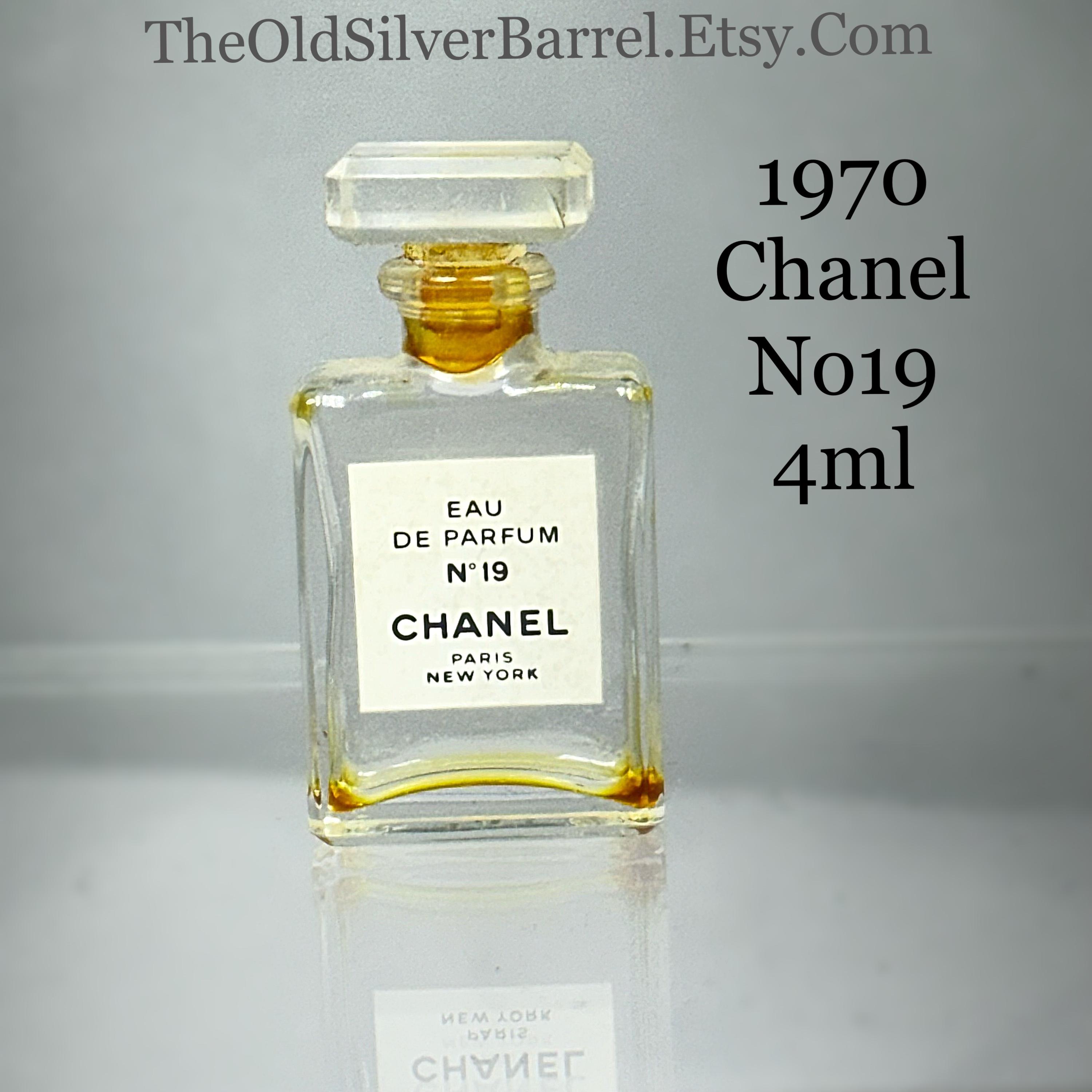 ★CHANEL 19 EDT ヴィンテージ かわいいボトル 30ml★ Chanel No 19 For Women 3.4 oz Eau de Toilette Pour Splash