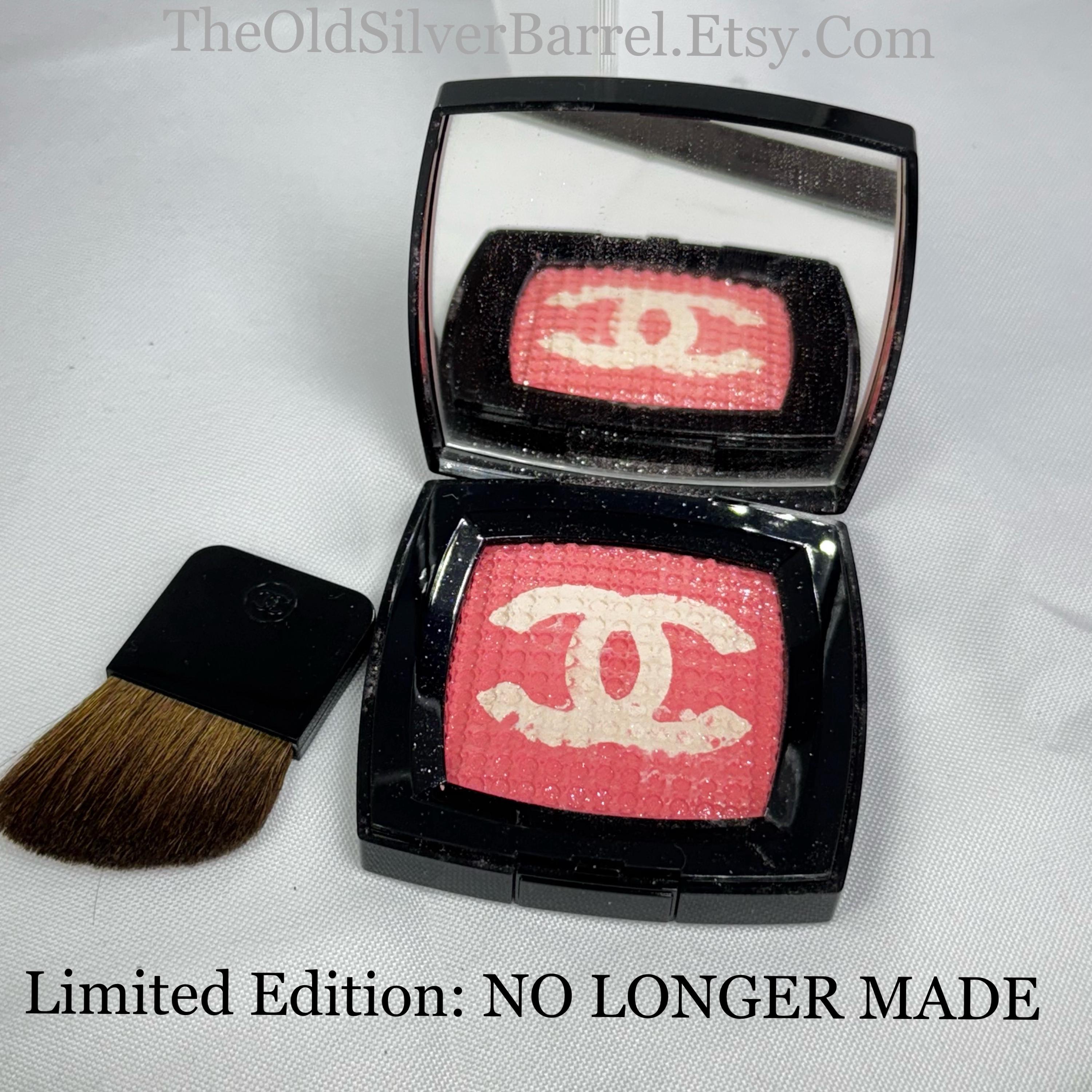 Chanel Poudre Tissee Highlighting Powder and Brush, Limited