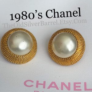 1980’s Chanel mabe pearl clipon earrings, authentic Chanel, gold pearl earrings, vintage designer, large gold earrings, gift for mom