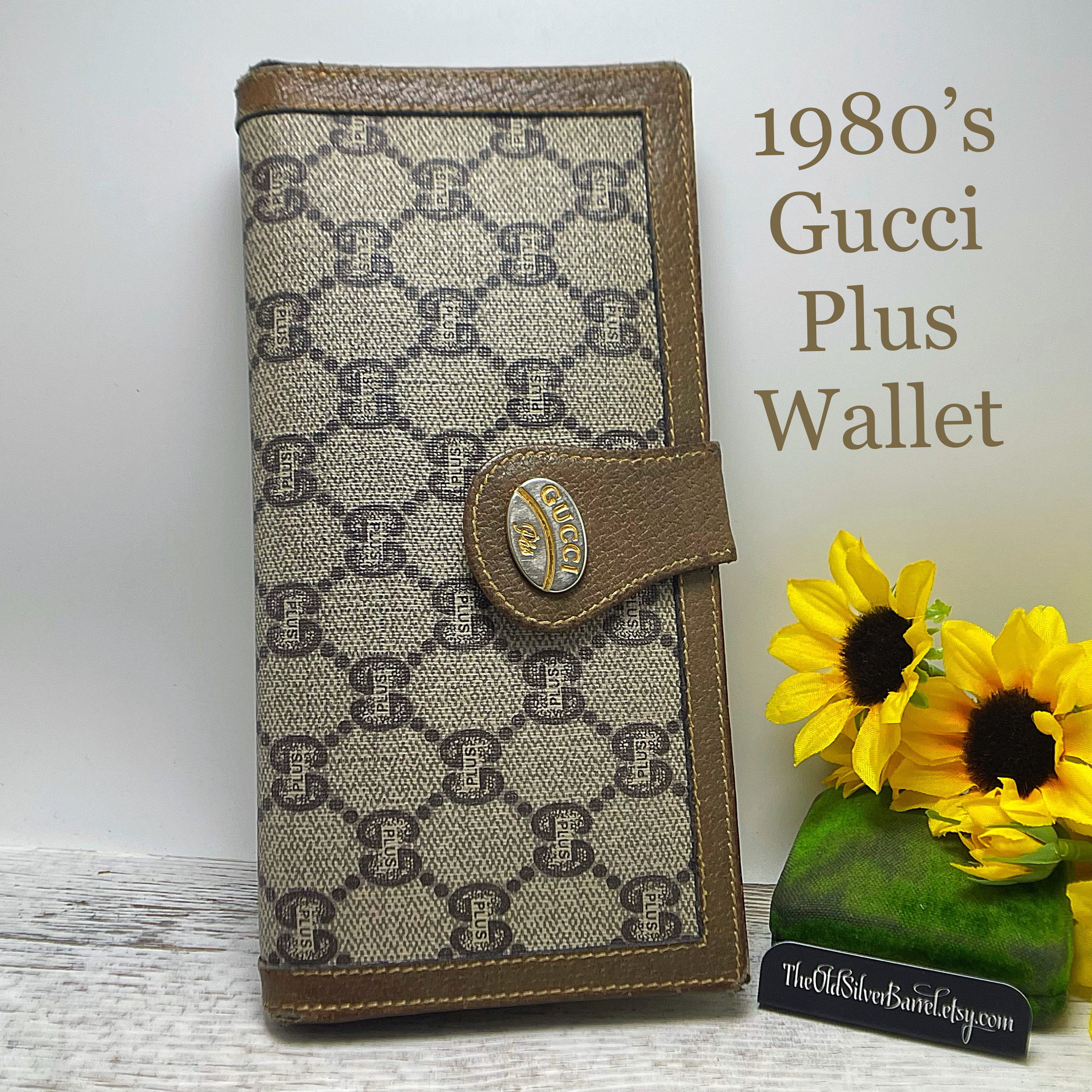 Gucci Compact Brown GG Print Canvas Green Leather Trim Wallet – Vanilla  Vintage