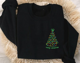 Bordado Disney Magic Christmas Tree Adulto Unisex Crewneck Sudadera / Disney Christmas Sweater / Érase una Navidad