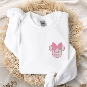 Felpa girocollo Minnie Bride Squad ricamata / Regalo nuziale / Addio al nubilato / Matrimonio Disney