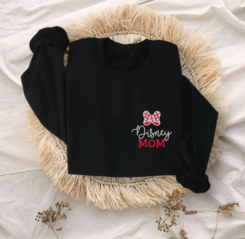 Sweat-shirt brodé maman Minnie Mouse Disney Mom ras du cou Black