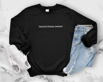 Suéter de cuello redondo unisex de Disney personalizado bordado / Suéter de mundo de Disney / Vacaciones en Disneyland / Sudadera de Disney personalizada