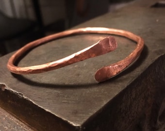 Copper Bangle Bracelet- Hammered Stacking Copper Bracelet/Pure Copper/Adjustable Bracelet