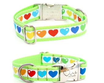 Sweet dog collar, optionally with padding, can be personalized with engraving, various extras can be selected. Pattern Rainbow Hearts/Green