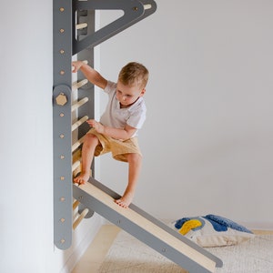 Ensemble mural triangulaire d'escalade, triangle d'escalade, mur de gymnastique avec barre de traction, triangle Montessori, triangle pliable, station de jeu. image 4