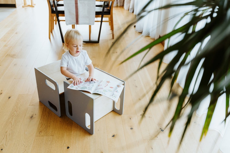 Kinderstuhl und Tisch, Montessori Stuhlset, Grauer Würfelstuhl, Entwöhnungstisch und Stuhl, Verstellbarer Stuhl und Tisch, Kindertisch, Holzstuhl Bild 4