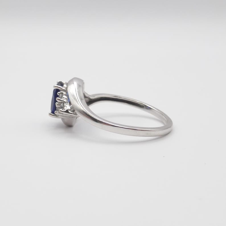 Vintage Blue Sapphire With Diamonds 10K Solid White Gold Ladies Ring, Size 6.75, Classy Accent Diamonds