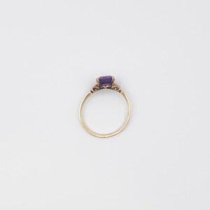 Vintage Elegant Purple Sapphire 10K Solid Gold Ring