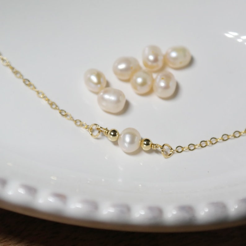 Natural Shaped White Peach Color Dainty Necklace Wedding Gifts For Women Jewelry 14k Gold Fill Chain Freshwater Pearls Necklace