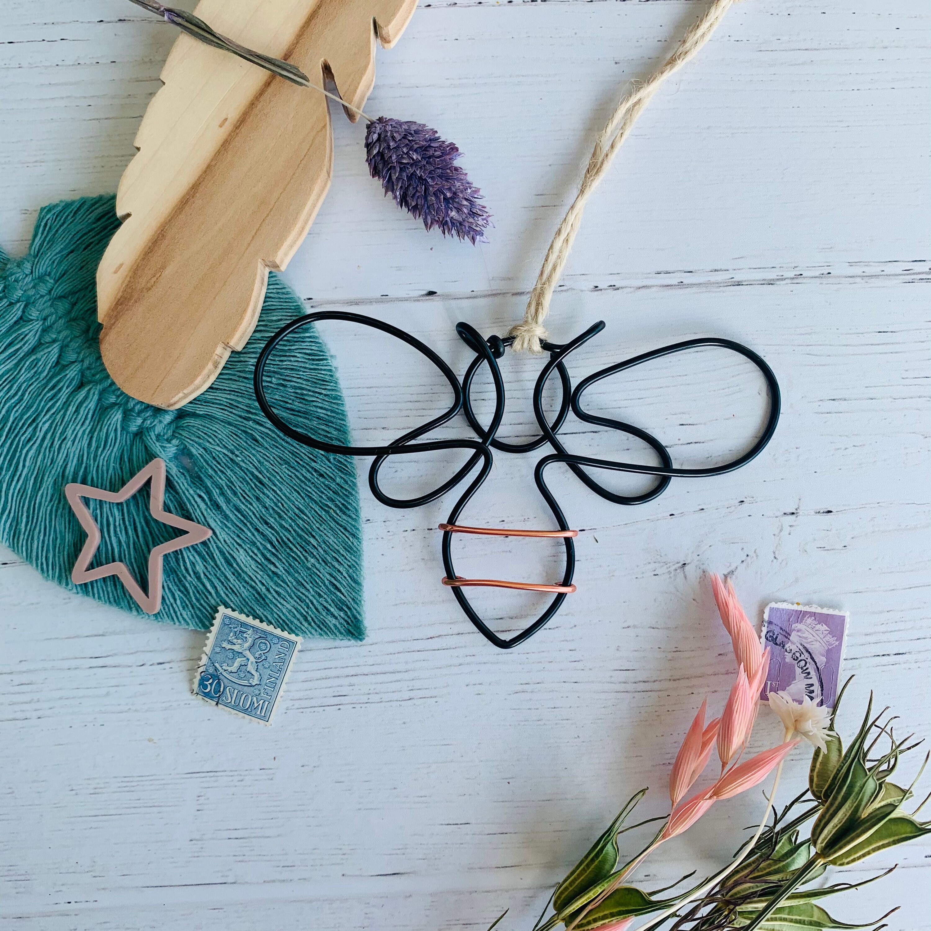 Handmade Wire Hanging Bee Choice of Colour and Shape Wall | Etsy