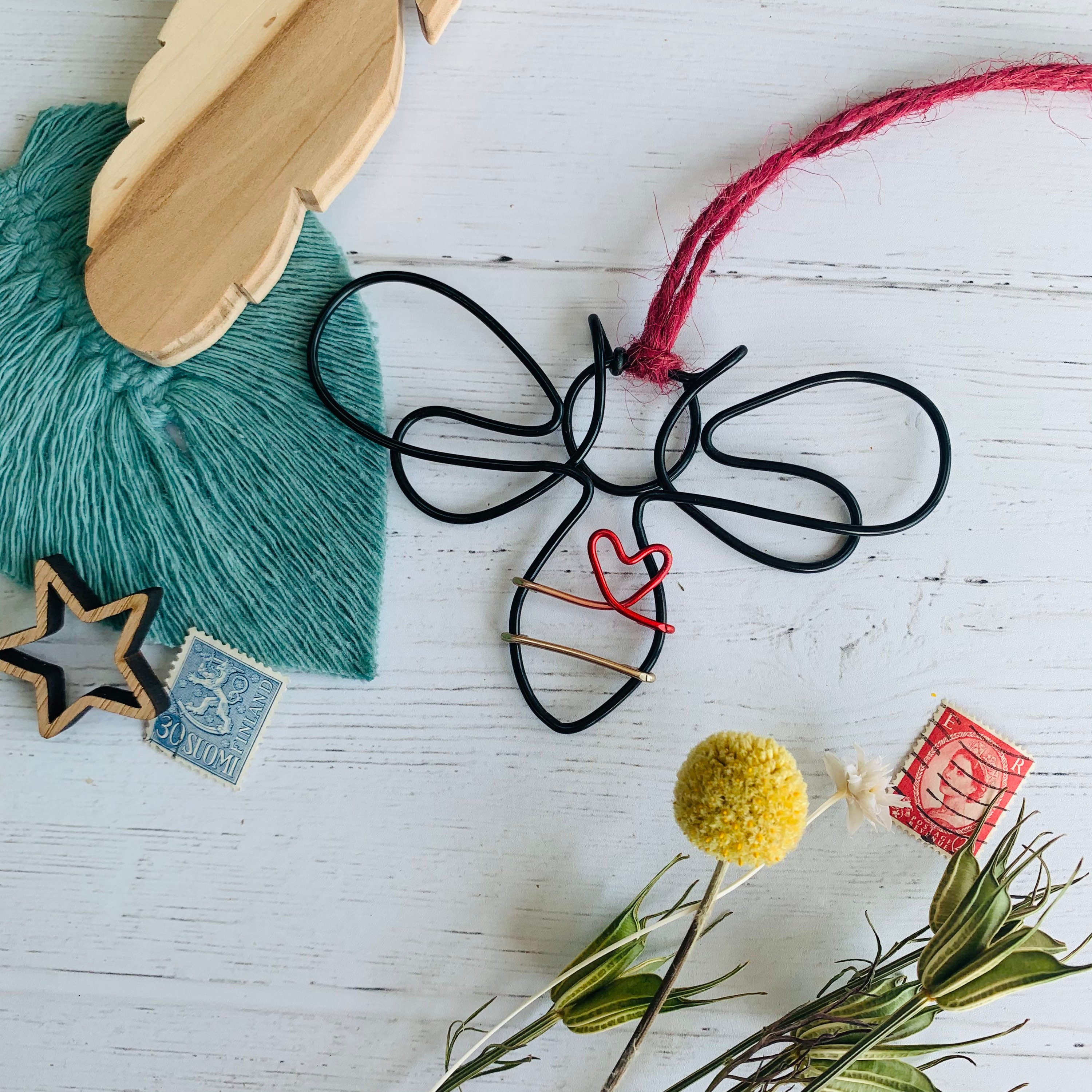 Handmade Wire Hanging Bee Choice of Colour and Shape Wall | Etsy