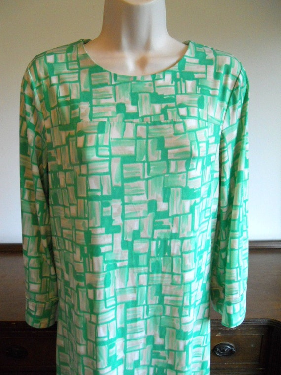 Vintage 1970's Green Dress ~ Retro Chic Dress ~ G… - image 2