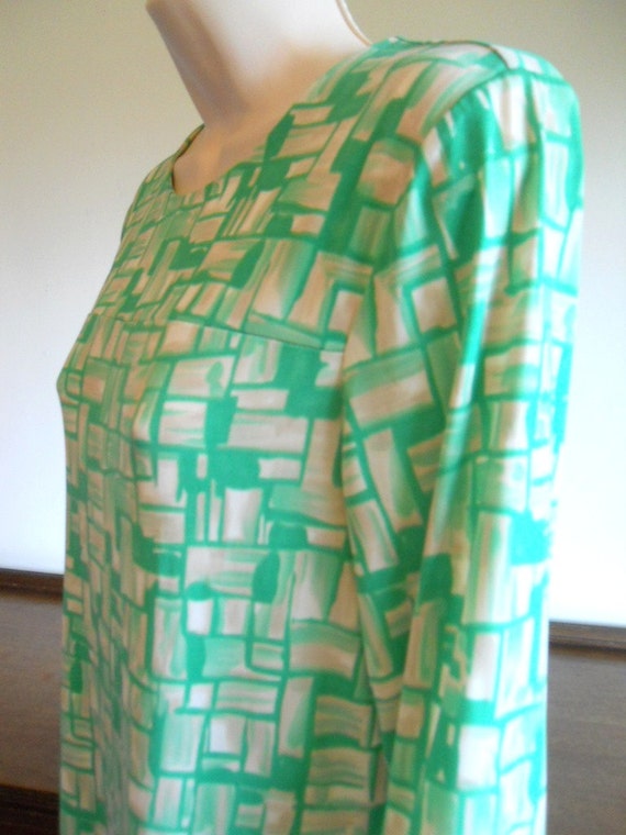 Vintage 1970's Green Dress ~ Retro Chic Dress ~ G… - image 4