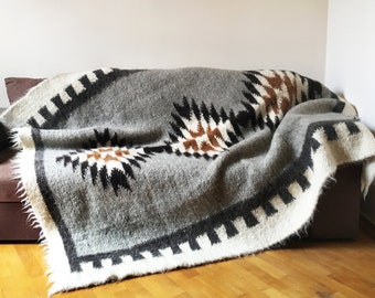 Throw. Wool throw. Chunky knit throw. Wool blanket. Vintage wool blanket. Gift for mom. Knitted blanket. Fathers day gift