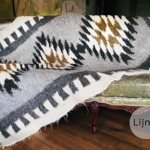 Throw. Wool throw. Chunky knit throw. Wool blanket. Vintage wool blanket. Gift for mom. Knitted blanket. Fathers day gift image 5