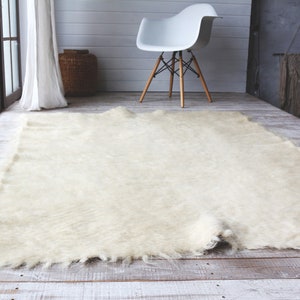 Wool rug. Swedish rug. Flokati. Rug. Moroccan rug. White rug. Sheepskin rug. Hand hooked rug. Fathers day gift. Mom gift. Rag rug. Carpet.