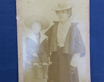 Vintage französische Fotografie alte Frau und Kind Sepia – 19. Jahrhundert | Antike Fotografie in Schwarzweiß und Sepia