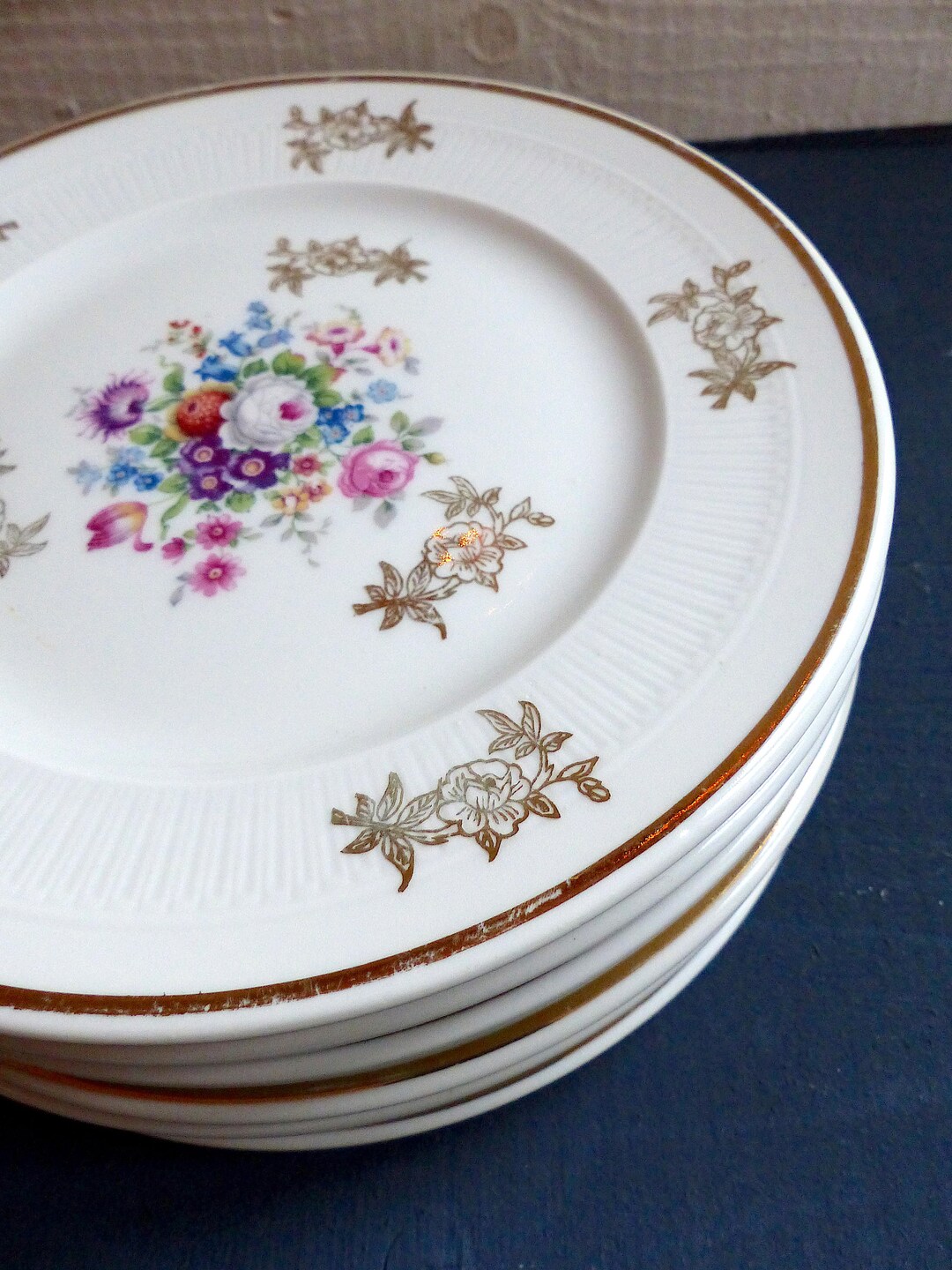 4 Assiettes à dessert vintages, motifs floraux peints à la main, en