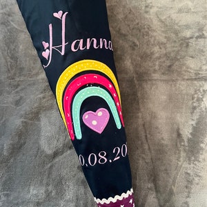 Schultüte aus Stoff mit Namen und Motiv Regenbogen - personalisiert / Farben nach Wunsch