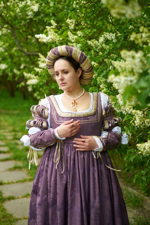 italian renaissance dress