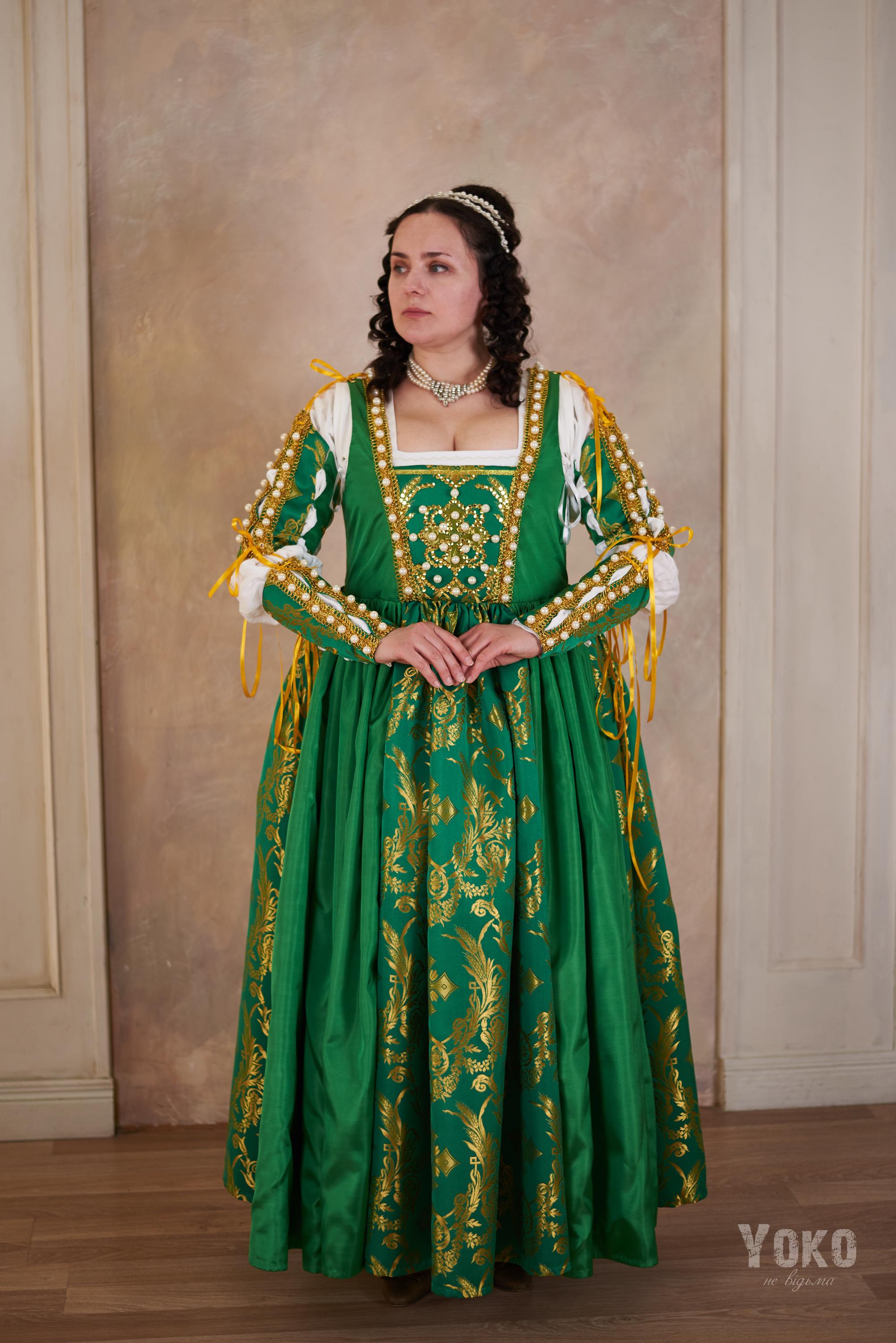 Green Italian Renaissance Dress, Pearl Lace Renfaire Gown - Etsy Israel
