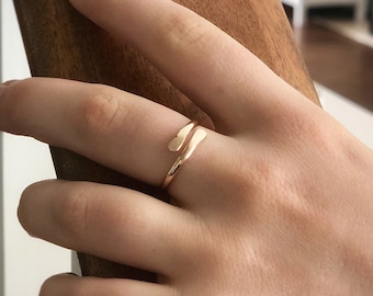 Hammered GOLD RING, Wraparound Ring, Gold Wrap Ring, Adjustable Ring, Simple Ring, Open Ring, Minimalist Jewelry, Modern Jewelry, Unisex