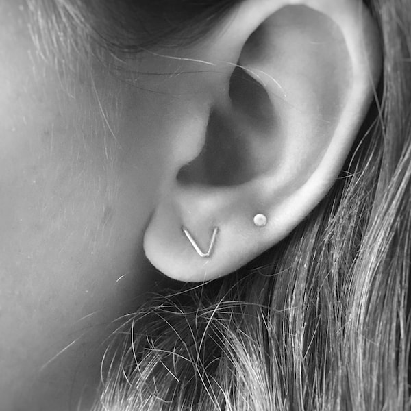 V DOUBLE Piercing, MULTIPLE piercing, Double Stud Earring, Two Hole Earring, Silver Chevron Stud, Double Lobe Earring, Minimalist Earrings