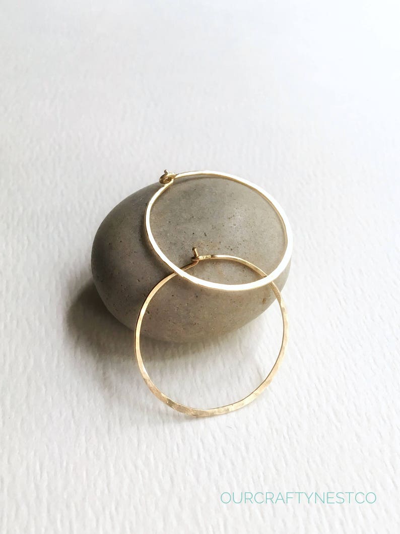 Hammered ROUND HOOPS, GOLD Earrings, Hammered Wire, Minimalist Jewelry, Ear Wire, Gift for Her, 1 inch hoop, Modern Earrings, Hobo Hoops image 3