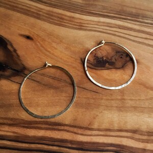 Hammered ROUND HOOPS, GOLD Earrings, Hammered Wire, Minimalist Jewelry, Ear Wire, Gift for Her, 1 inch hoop, Modern Earrings, Hobo Hoops image 4