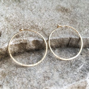 Hammered ROUND HOOPS, GOLD Earrings, Hammered Wire, Minimalist Jewelry, Ear Wire, Gift for Her, 1 inch hoop, Modern Earrings, Hobo Hoops image 6