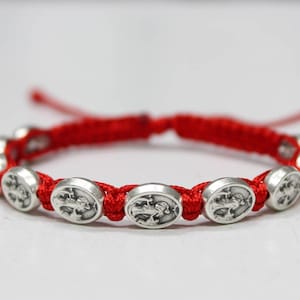 Pulsera de medalla de metal Mary Untier of Knots en el cordón, Our Lady Undoer Of Knots, Mary Untier of Knots, Untier of Knots, Undoer Of Knots Bracelet