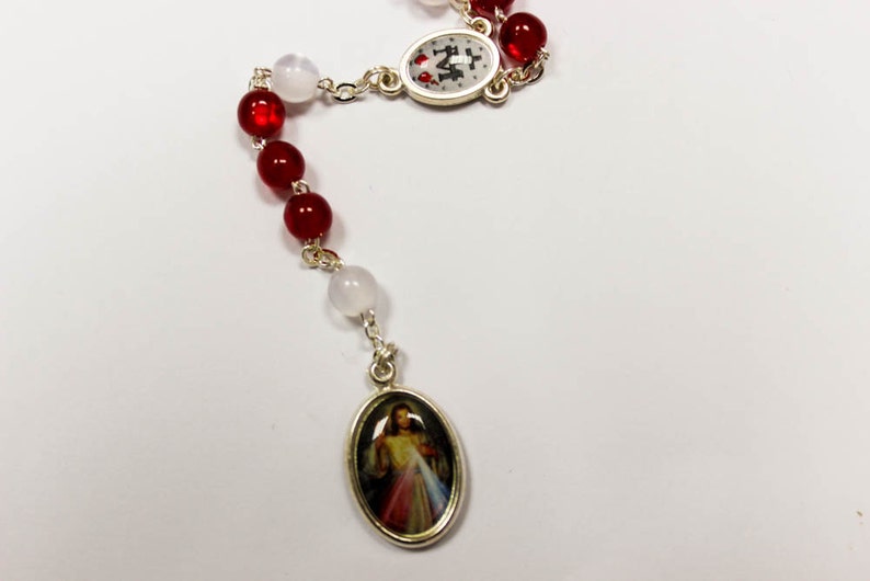 Divine Mercy Rosary Chaplet of Divine Mercy, White and Red Beads, Divine Mercy, Jesus Divine Mercy, Chaplet of Divine Mercy, Jesus Christ image 5