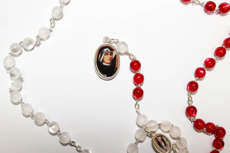Divine Mercy Rosary Chaplet of Divine Mercy, White and Red Beads, Divine Mercy, Jesus Divine Mercy, Chaplet of Divine Mercy, Jesus Christ image 2