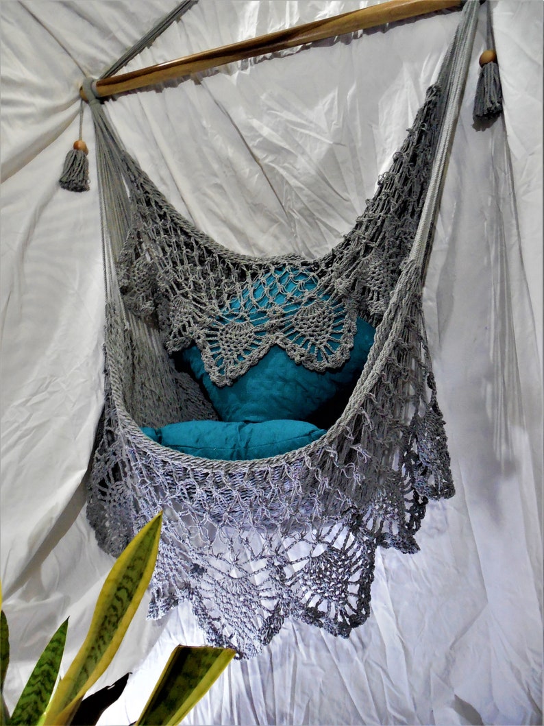 Spectacular large hammock chair with double crochet fringe/ornament. Hanging chair. Chair hammock. Valentine's Day. Fast delivery. Grey