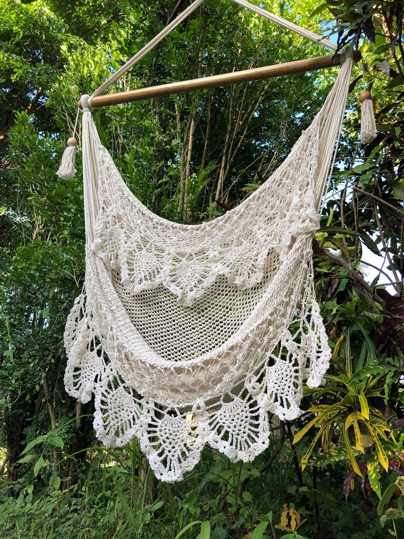 Spectacular large hammock chair with double crochet fringe/ornament. Hanging chair. Chair hammock. Valentine's Day. Fast delivery. Beige