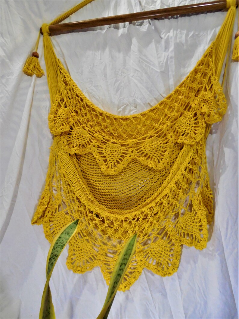 Spectacular large hammock chair with double crochet fringe/ornament. Hanging chair. Chair hammock. Valentine's Day. Fast delivery. Yellow