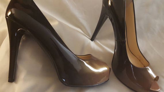Beautiful Guess Platform Pumps - image 3