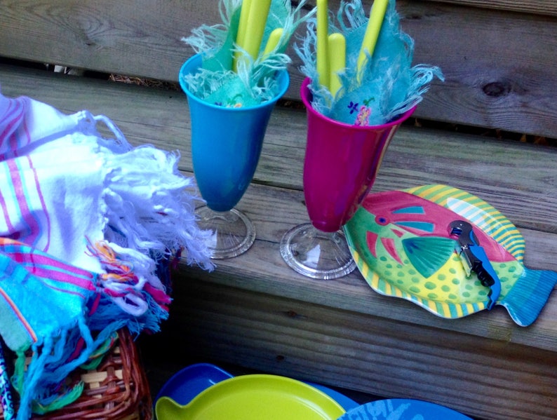 Item #PL028 Picnic Basket Set Wedding Gift /& Cutlery Glamping Cloth Napkins Vintage Basket Removable Beach Sign