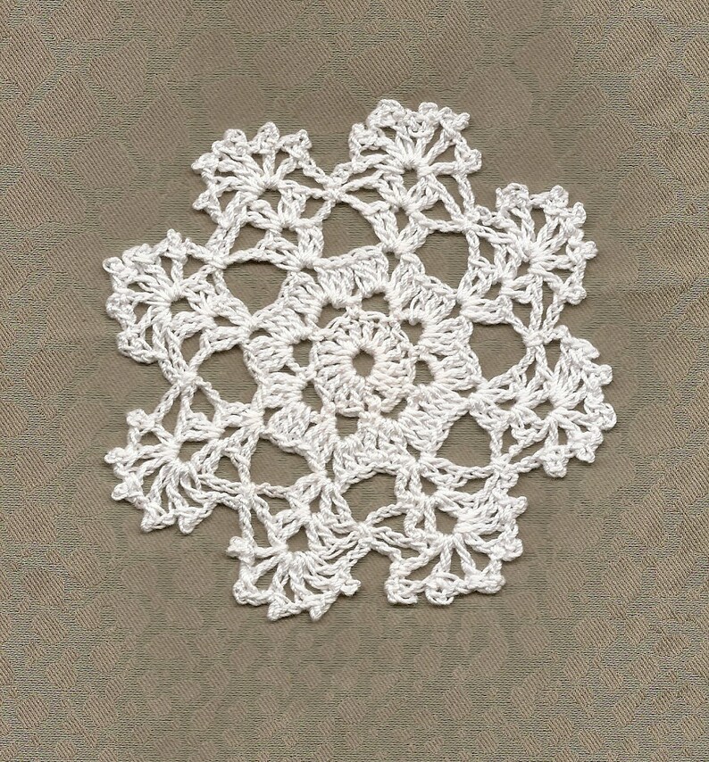 Mini Crochet Doily Lace Doilies Table decoration Crocheted Scrapbook Handmade Wedding Doily Napkin Bohemian Decor Round White Snowflake