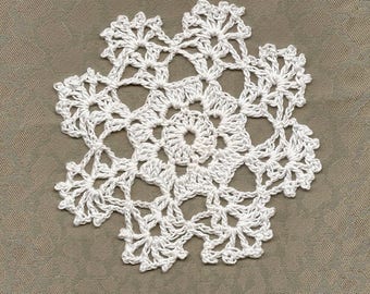 Christmas decoration  Lace Doilies Table decoration Crocheted Scrapbook Handmade Wedding Doily Napkin Bohemian Decor Round White Snowflake