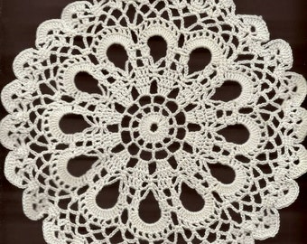 Crochet Doily Lace doilies Table decoration Crocheted Doilies Centrepiece Hand Made Wedding Doily Napkin Boho Bohemian Decor Round White