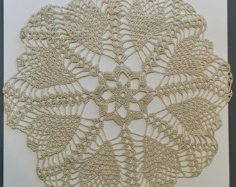 Tapete de crochet hecho a mano: Encaje beige, Mandala de flores, 38 cm redondo