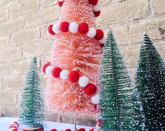 Red & White Felt Pom Poms Garland, Christmas Decorative Garland for Mantle, Pom Pom Garland Wool Ball Felt Bunting Home Decor- 6ft length